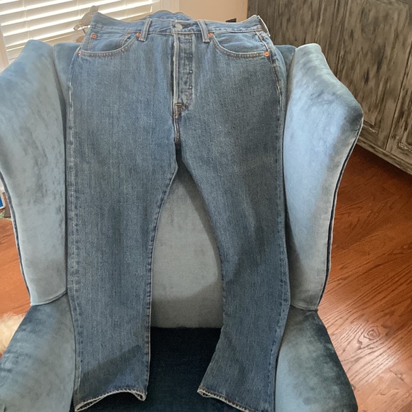 Levi’s 501 W32 L29 men’s Vintage Button Up jeans!! - Picture 3 of 3